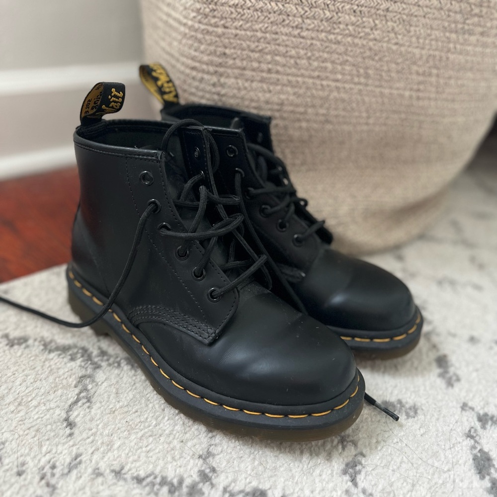 Dr. Martens, 101 BEX SMOOTH LEATHER ANKLE BOOTS